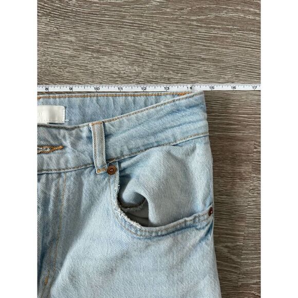 H&M EUC High Rise Wide Leg Jeans Size 6 Light Wash Distressed - Picture 13 of 15